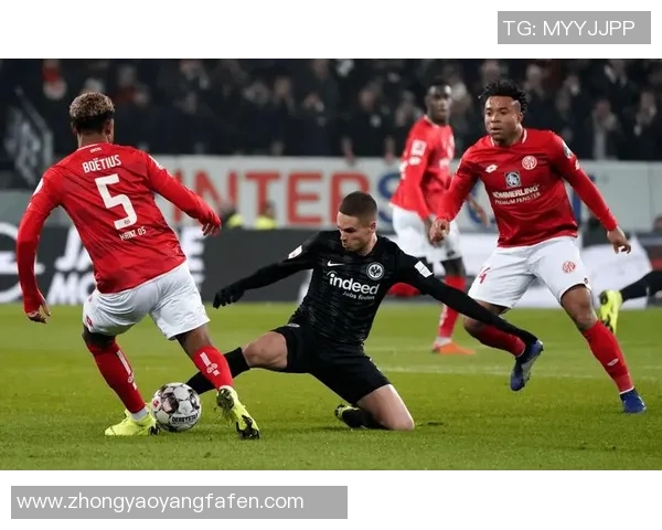 圣保罗与巴技的激烈对决揭示了足球战术与团队协作的完美结合