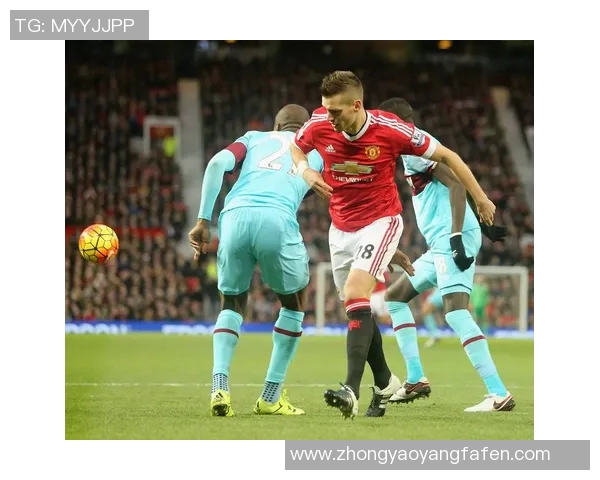 奥格斯堡主场迎战曼联双方争夺欧战资格关键战役