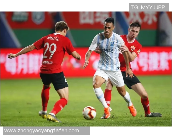 广州富力迎战城南球队期待激烈对抗与精彩进球展现足球魅力 广州富力迎战城南球队期待激烈对抗与精彩进球展现足球魅力