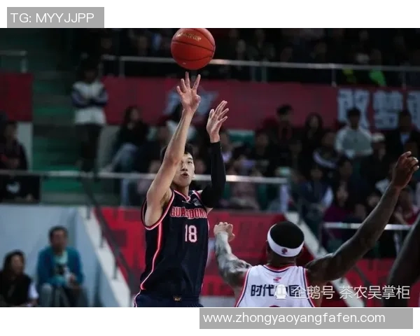 韩德君:从篮球新星到中国男篮核心的成长之路与辉煌成就分析 韩德君:从篮球新星到中国男篮核心的成长之路与辉煌成就分析