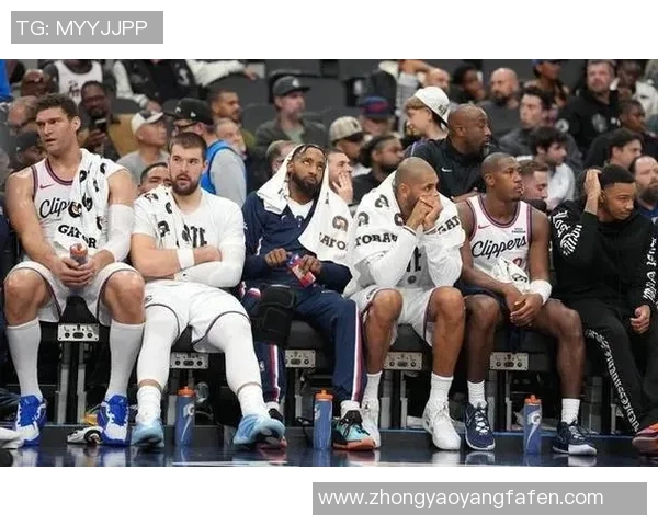 2011年NBA国王与快船激战回顾精彩瞬间与球员表现分析 2011年NBA国王与快船激战回顾精彩瞬间与球员表现分析